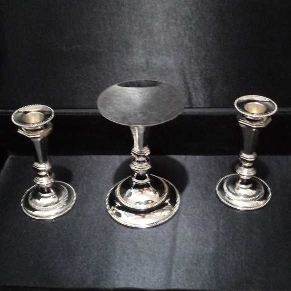 "Sale" Wilton 3 Piece Candle Set